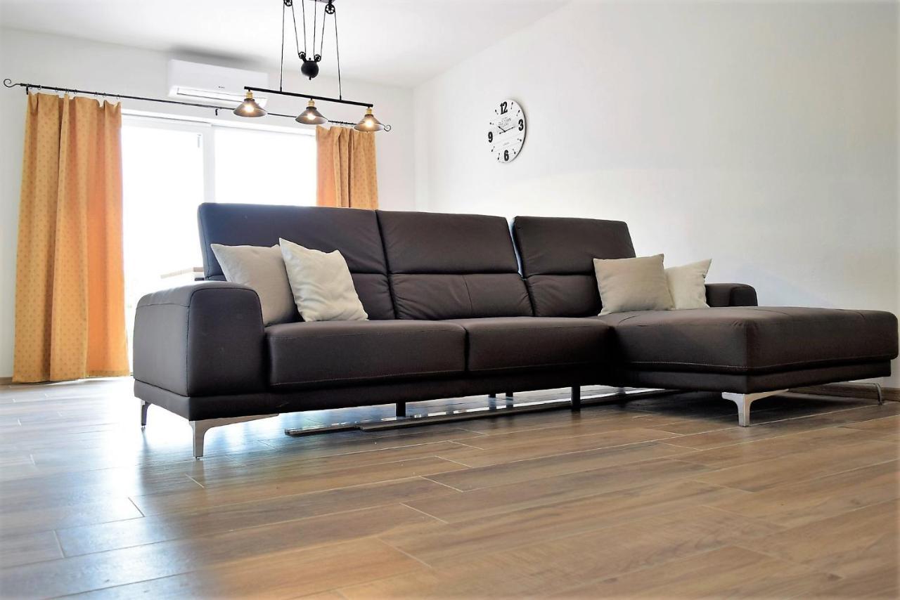 Apartments Villa Kristina Супетарска Драга Екстериор снимка