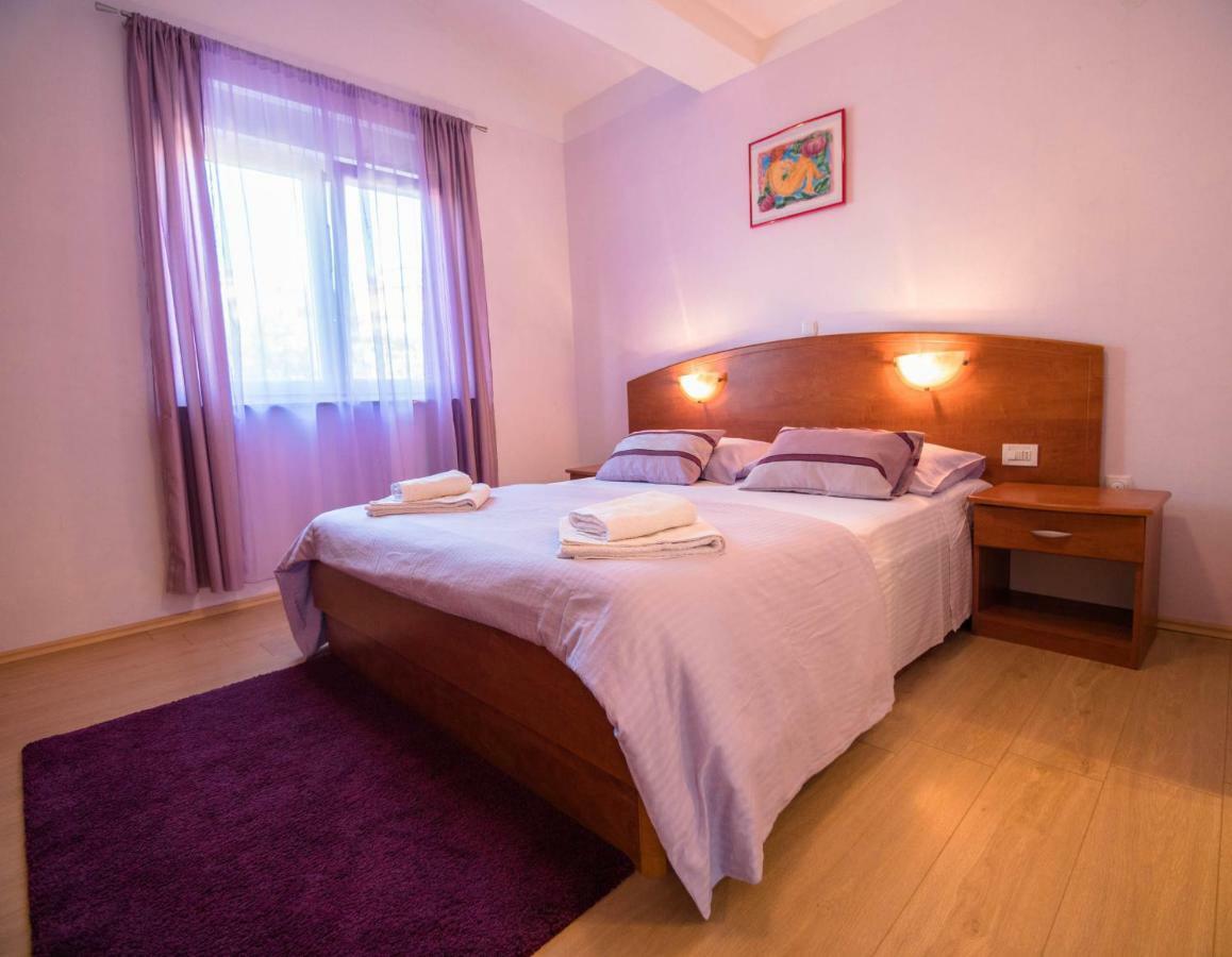 Apartments Villa Kristina Супетарска Драга Екстериор снимка