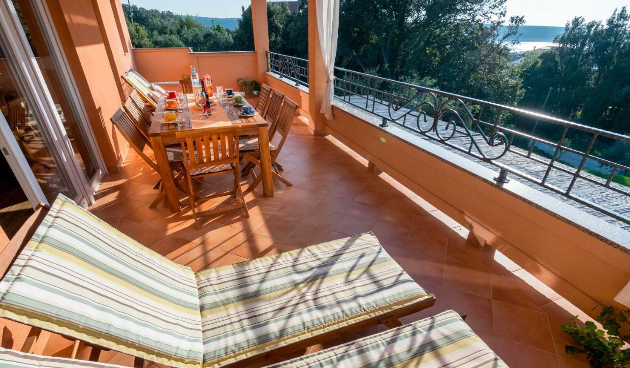 Apartments Villa Kristina Супетарска Драга Екстериор снимка