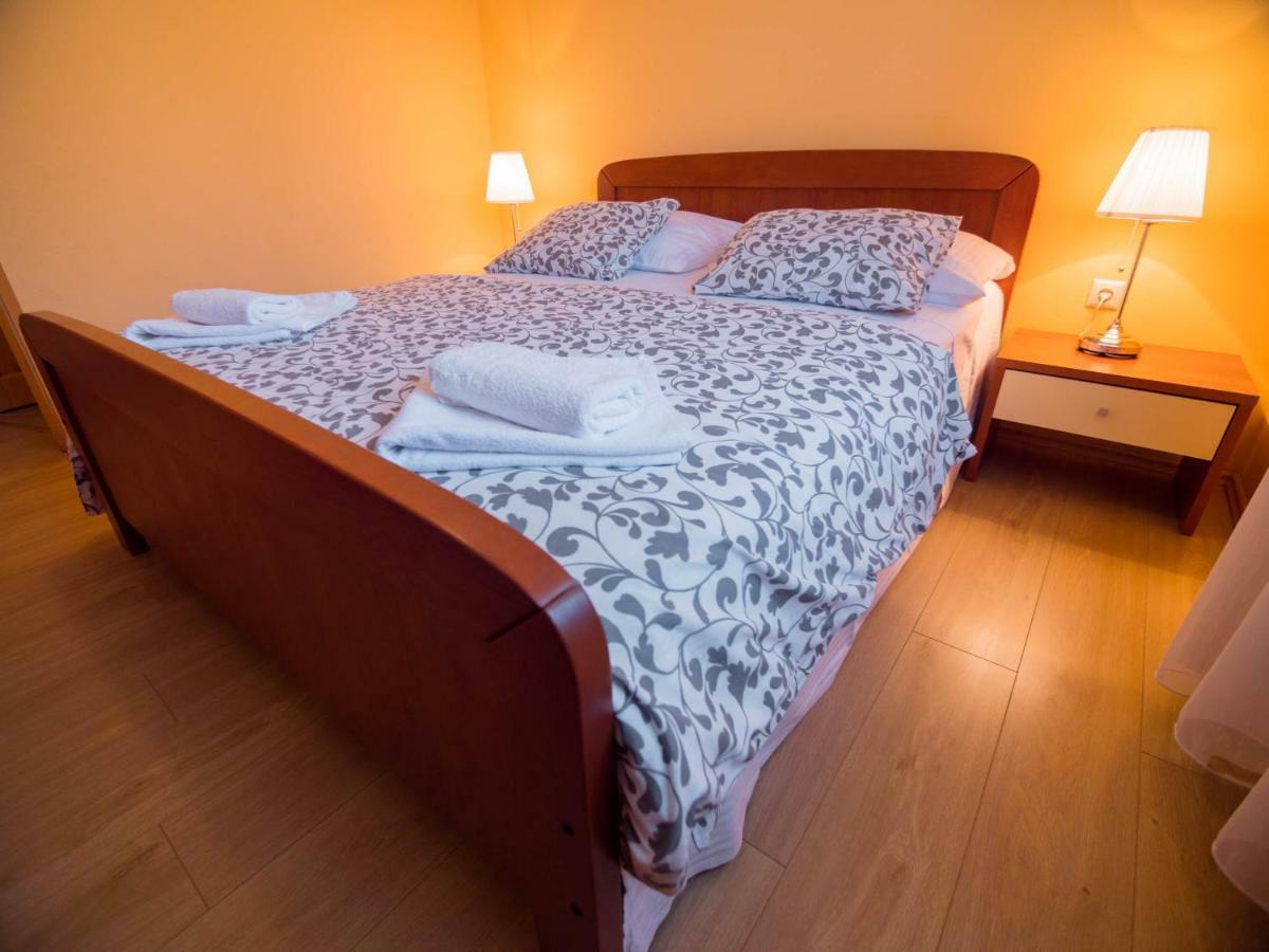 Apartments Villa Kristina Супетарска Драга Екстериор снимка