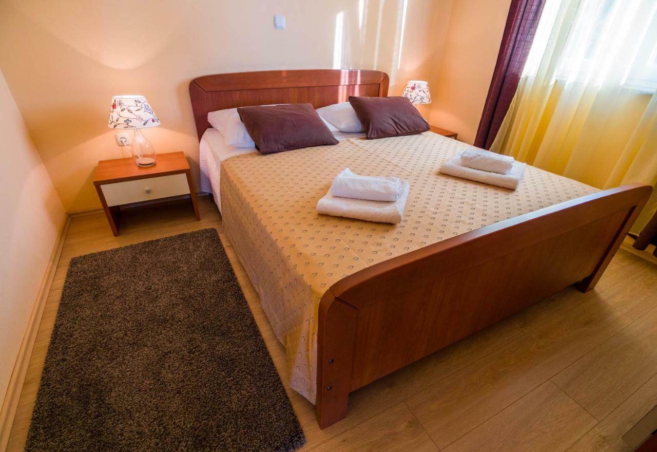 Apartments Villa Kristina Супетарска Драга Екстериор снимка