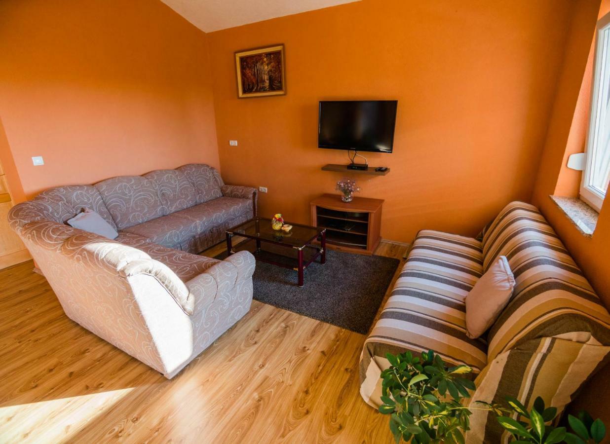 Apartments Villa Kristina Супетарска Драга Екстериор снимка