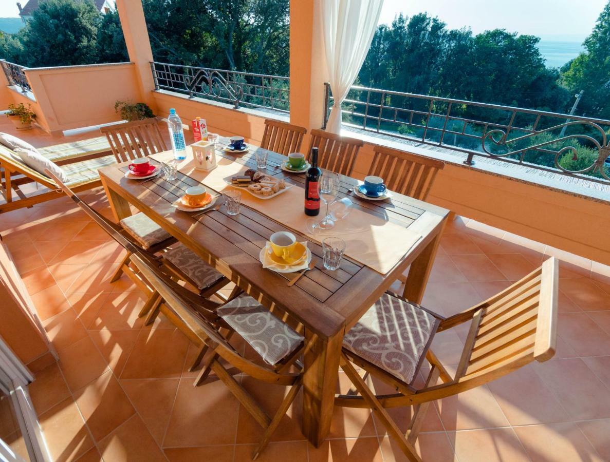 Apartments Villa Kristina Супетарска Драга Екстериор снимка